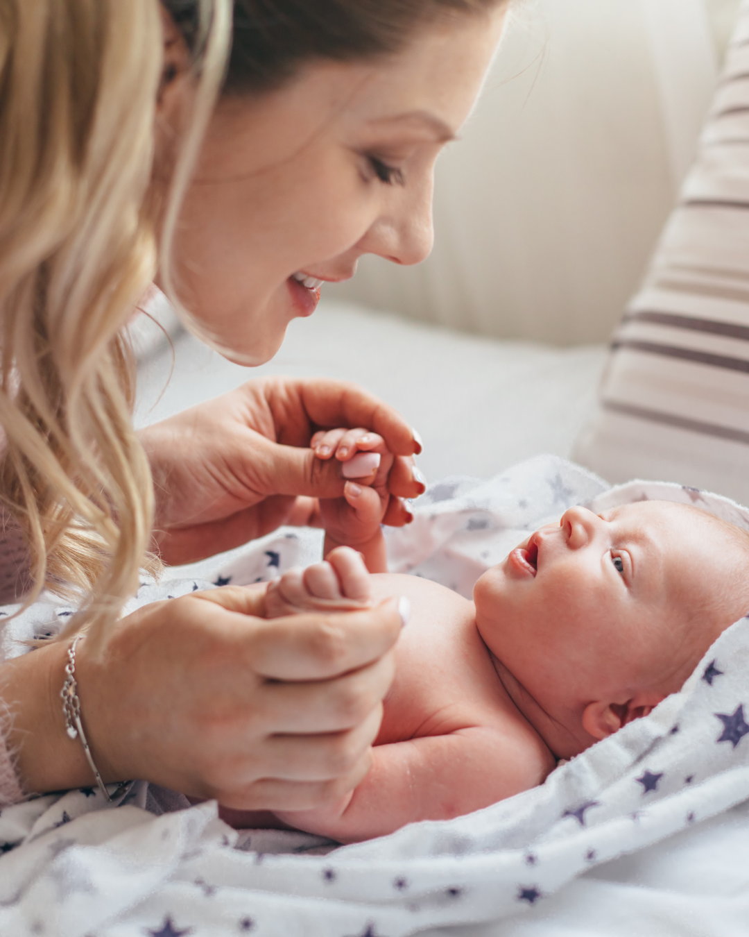 El rol de la familia y amigos al recibir a un nuevo bebé